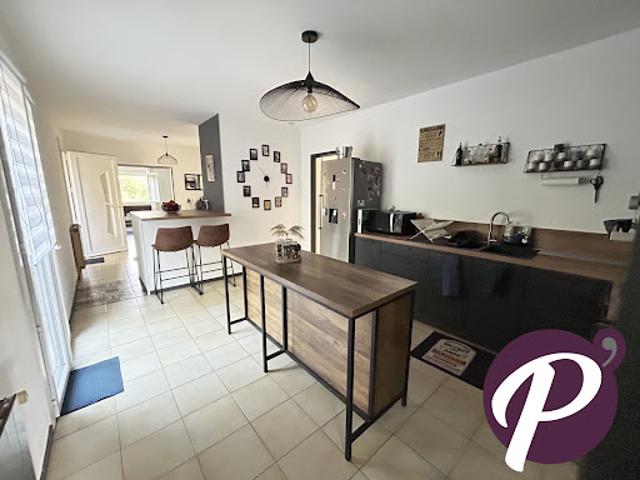 Vente Maison 7 pièces 232 m2 Saint Pierre d'Eyraud
