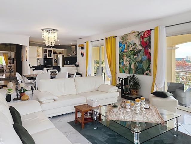 Vente Maison 7 pièces 245 m2 Juvignac