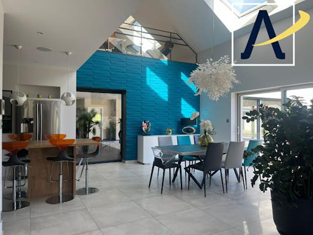 Vente Maison 7 pièces 245 m2 Sainte Marie