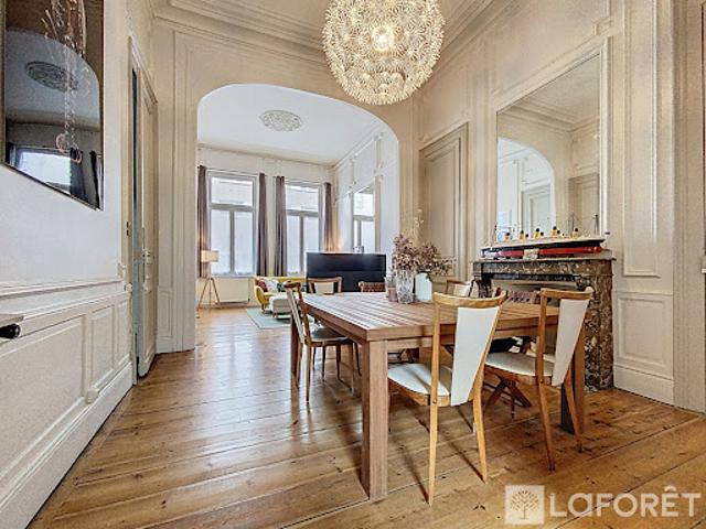 Vente Maison 7 pièces 246.34 m2 Armentieres