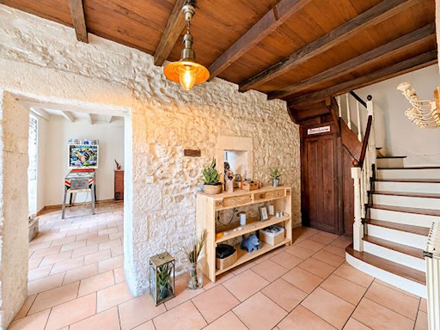 Vente Maison 7 pièces 247 m2 Saint Sever de Saintonge