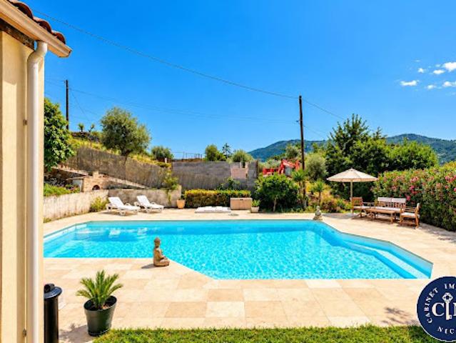 Vente Maison 7 pièces 240 m2 Contes