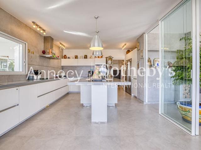 Vente Maison 7 pièces 230 m2 Pringy