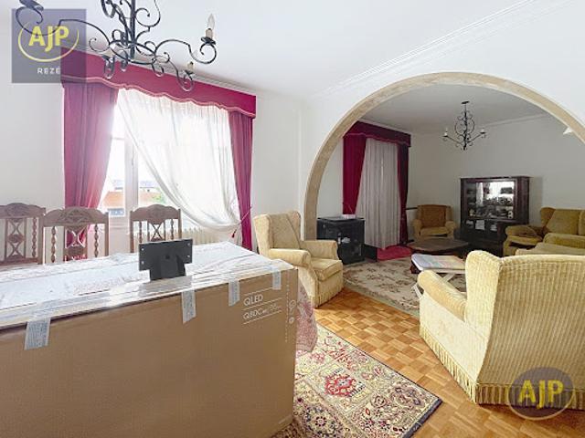 Vente Maison 7 pièces 240 m2 Reze