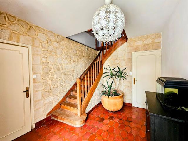 Vente Maison 7 pièces 240 m2 Saintes