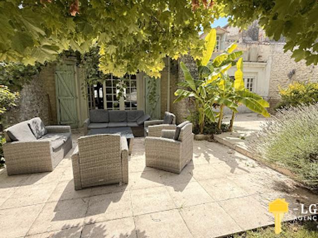 Vente Maison 7 pièces 240 m2 Semussac