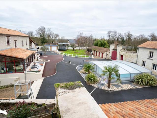 Vente Maison 7 pièces 241 m2 Les Trois Moutiers