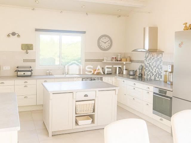Vente Maison 7 pièces 257 m2 Cabries