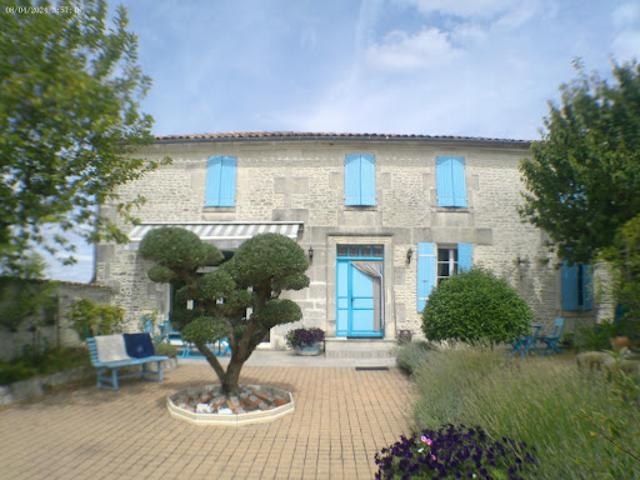 Vente Maison 7 pièces 258 m2 Segonzac