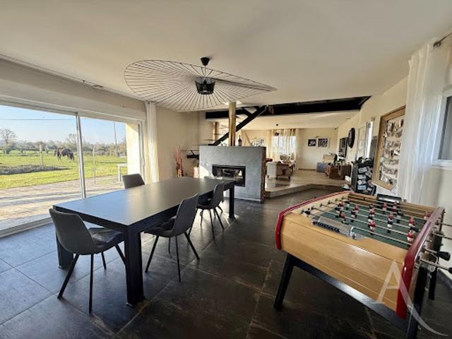 Vente Maison 7 pièces 250 m2 Fontenay le Pesnel