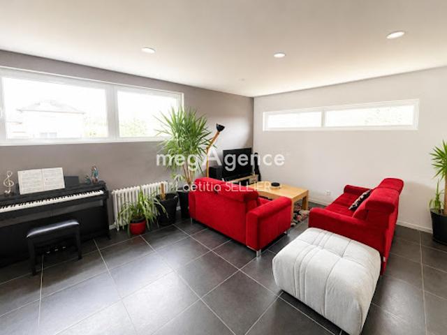 Vente Maison 7 pièces 250 m2 Domérat