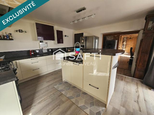 Vente Maison 7 pièces 250 m2 Ebreuil