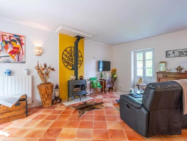 Vente Maison 7 pièces 250 m2 Jonzac