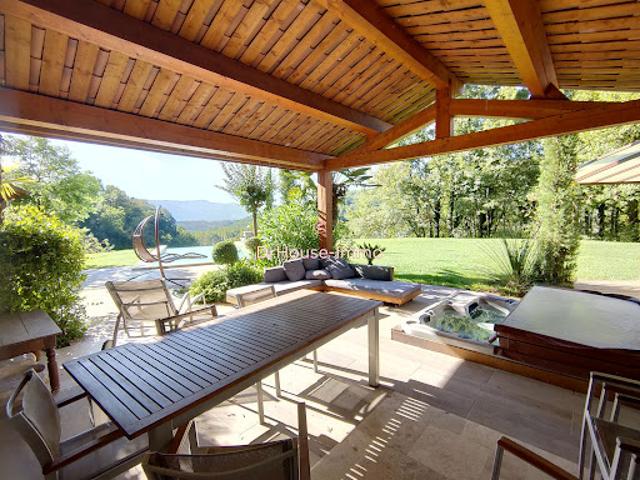 Vente Maison 7 pièces 250 m2 Saint verand
