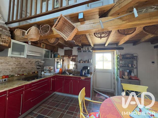 Vente Maison 11 pièces 250 m2 Vanzay