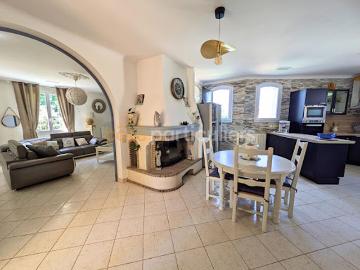 Vente Maison 7 pièces 250 m2 Villemade