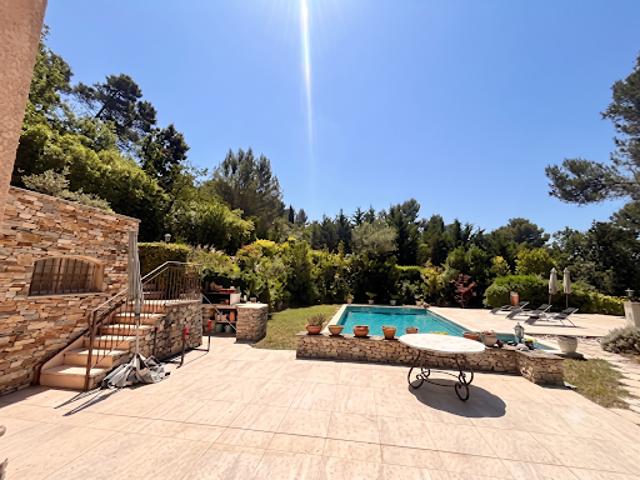 Vente Maison 7 pièces 252 m2 Bouc Bel Air