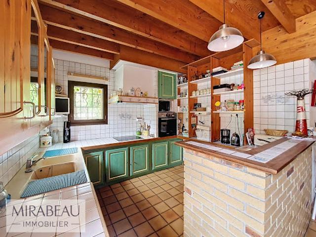 Vente Maison 7 pièces 252 m2 Pierrevert
