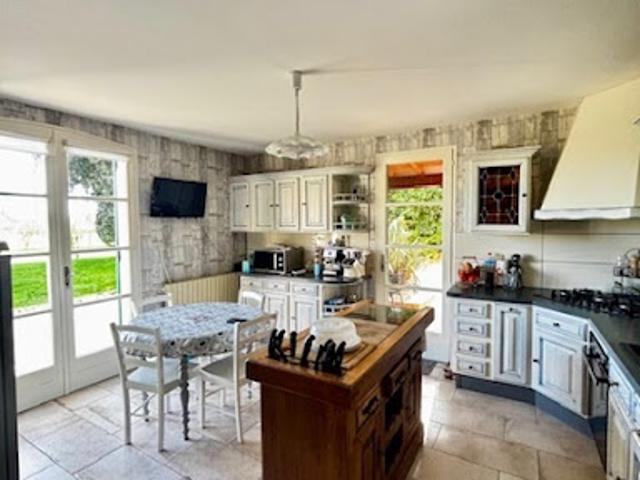 Vente Maison 7 pièces 252 m2 Sainte Bazeille