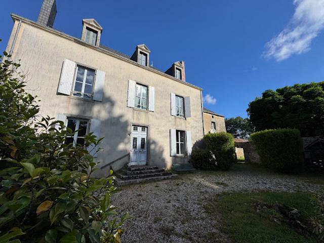 Vente Maison 7 pièces 253 m2 Breuil Barret