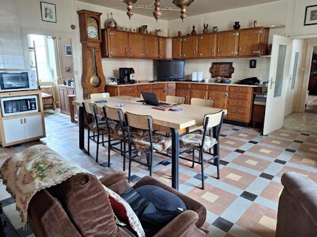 Vente Maison 7 pièces 264 m2 Masseret