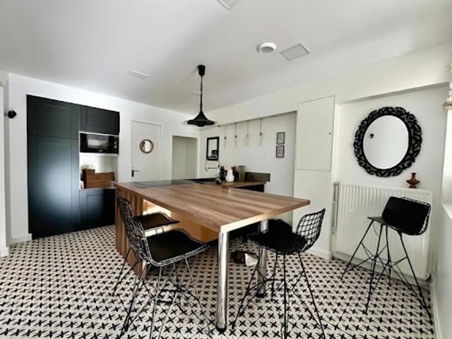 Vente Maison 7 pièces 264 m2 Commelle Vernay