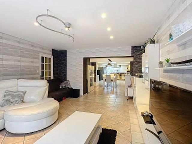 Vente Maison 7 pièces 264.67 m2 Glatigny