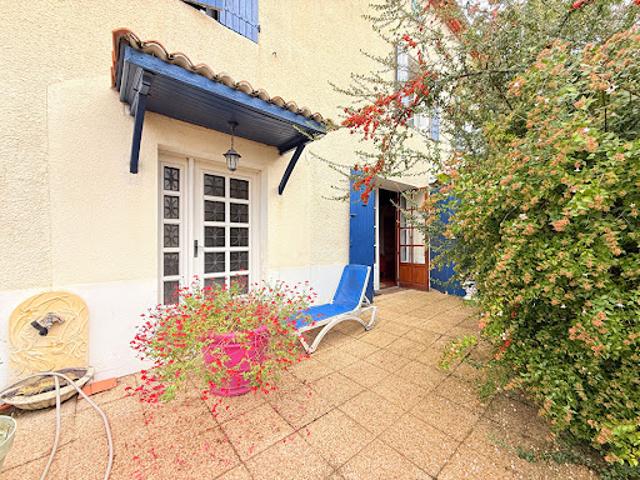 Vente Maison 7 pièces 265 m2 Montbron