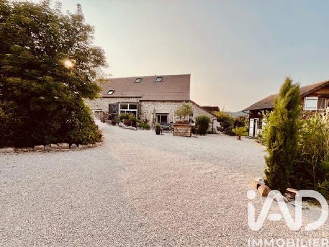 Vente Maison 7 pièces 266 m2 Saint Martin de Salencey