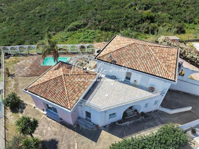 Vente Maison 7 pièces 260 m2 Biguglia