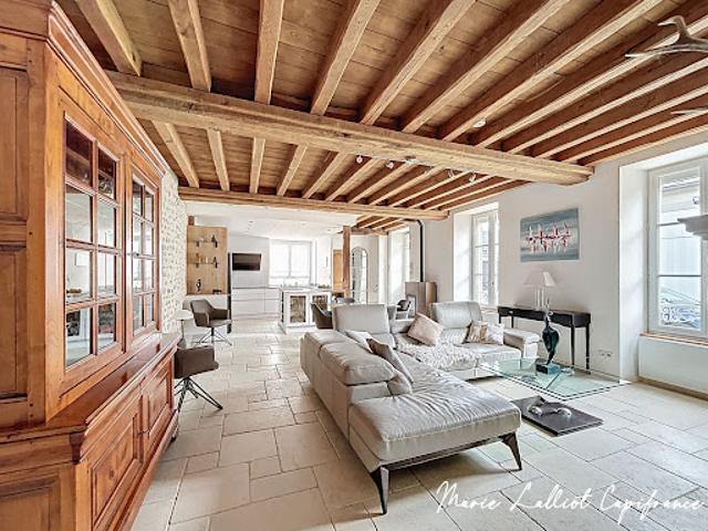 Vente Maison 7 pièces 260 m2 Neuville aux Bois