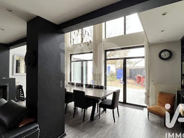 Vente Maison 7 pièces 263 m2 Saint Jean de la Ruelle