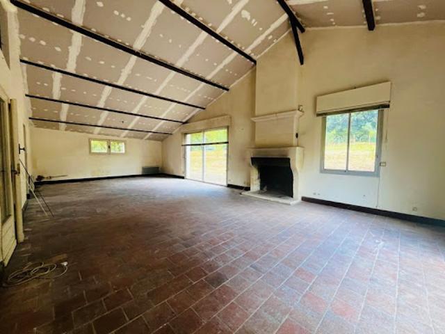 Vente Maison 7 pièces 274 m2 La Roche Chalais