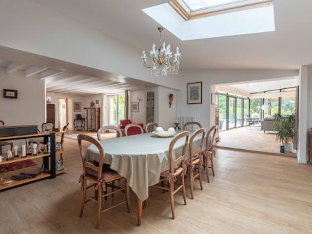 Vente Maison 7 pièces 275 m2 Latresne