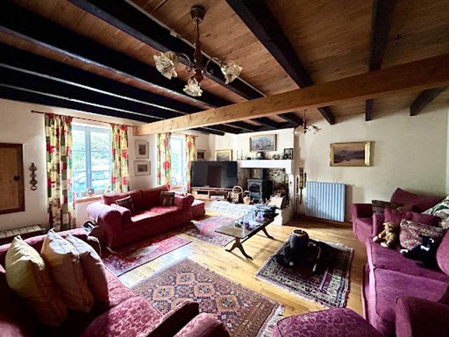 Vente Maison 7 pièces 278.42 m2 Clussais la Pommeraie