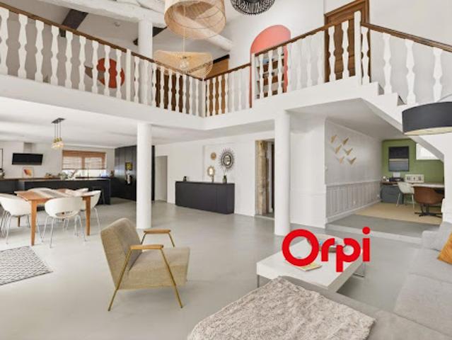 Vente Maison 7 pièces 270 m2 Saint Genis Laval