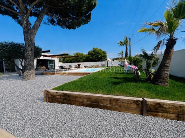 Vente Maison 7 pièces 271 m2 Marignane