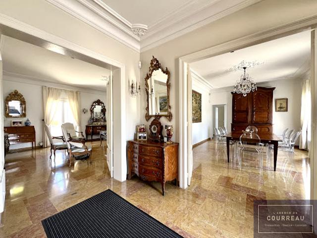 Vente Maison 7 pièces 271.82 m2 Juvignac