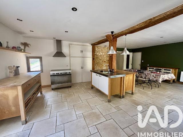 Vente Maison 7 pièces 272 m2 Saint Georges de Montclard