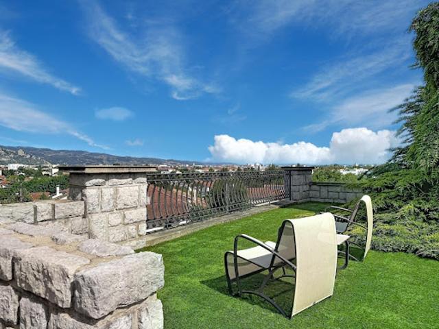 Vente Maison 7 pièces 300 m2 Valence