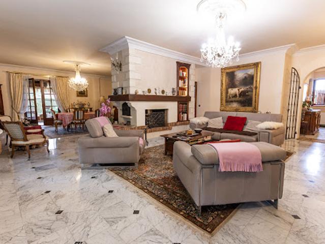Vente Maison 7 pièces 280 m2 Bizanos