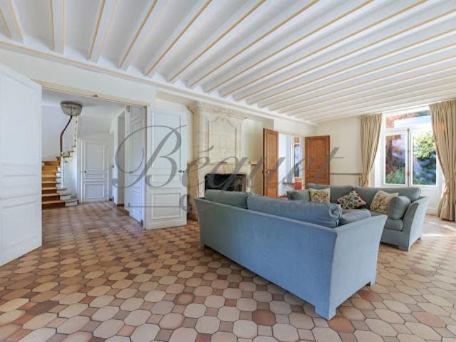 Vente Maison 7 pièces 292 m2 Marnes la Coquette