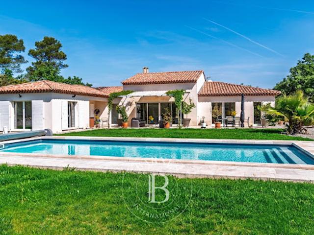 Vente Maison 7 pièces 292 m2 Brignoles
