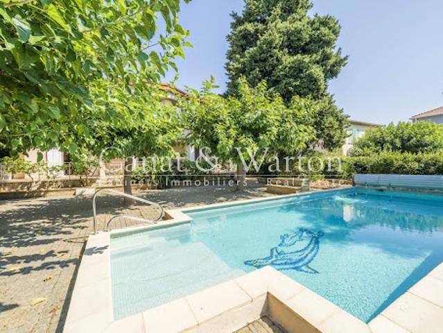Vente Maison 7 pièces 293 m2 Hyeres