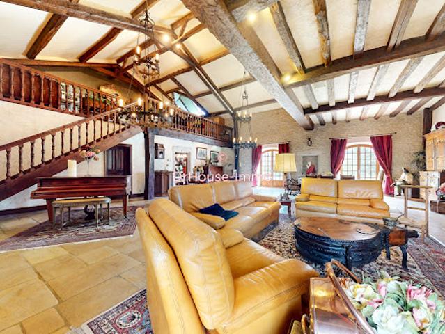 Vente Maison 7 pièces 293.23 m2 Saint Aoustrille