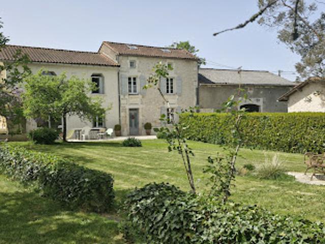 Vente Maison 7 pièces 300 m2 Bunzac