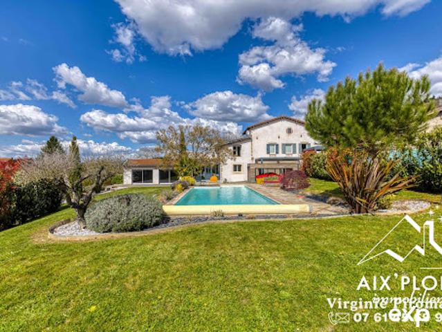 Vente Maison 7 pièces 300 m2 Douvres