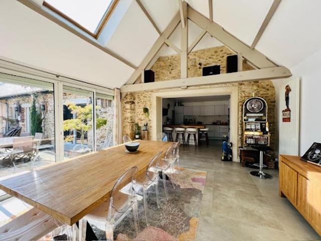Vente Maison 7 pièces 300 m2 Emancé