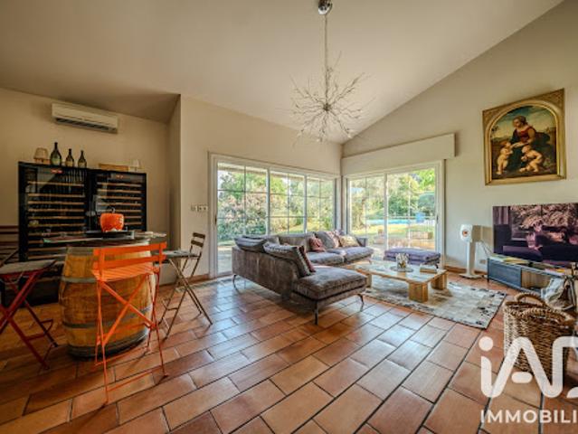 Vente Maison 7 pièces 301 m2 Saint Etienne de Fontbellon