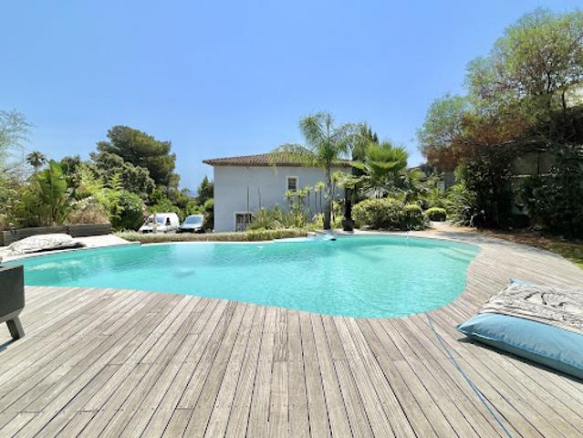 Vente Maison 7 pièces 301.15 m2 Saint aygulf